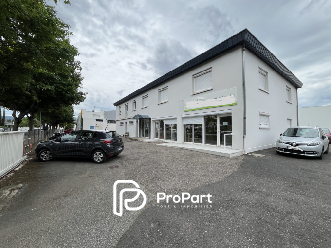 Location Immobilier Professionnel Local d'activité Clermont-Ferrand (63100)